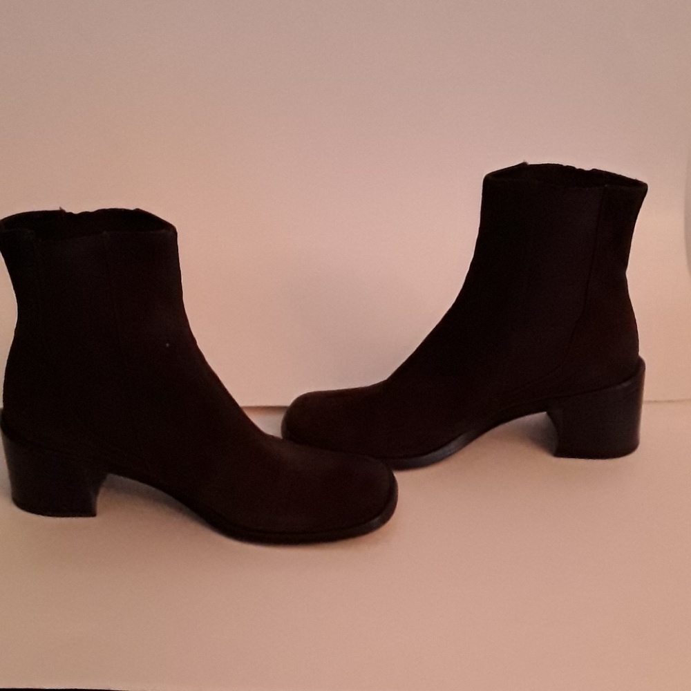 Boots - Picture 3 of 4